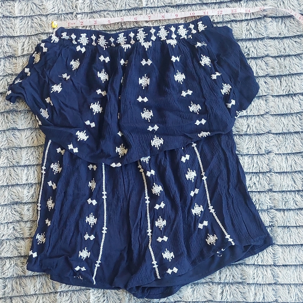 Nwt Japna Embroidered Romper Size Small blue